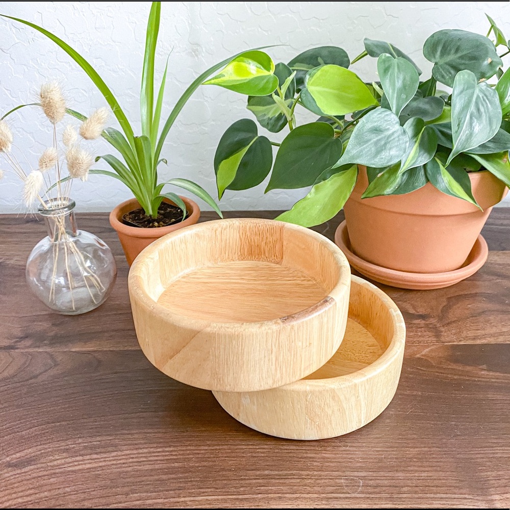 Set of 2 wooden bowls